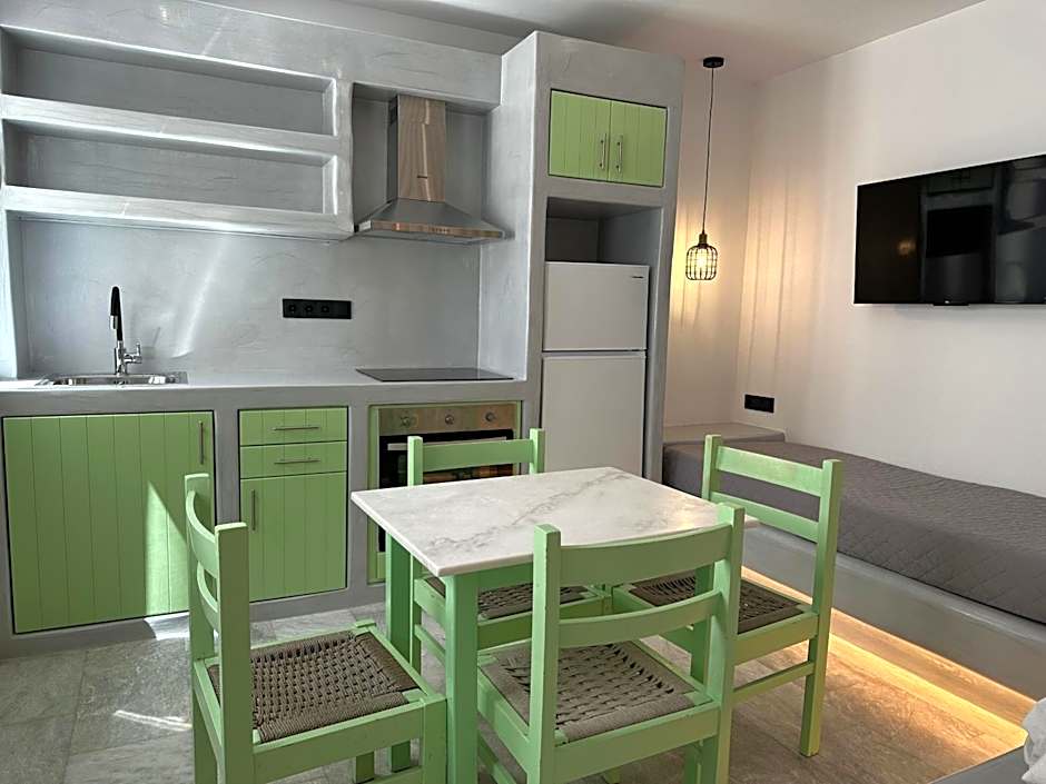 Aphrodite Hotel & Apartments