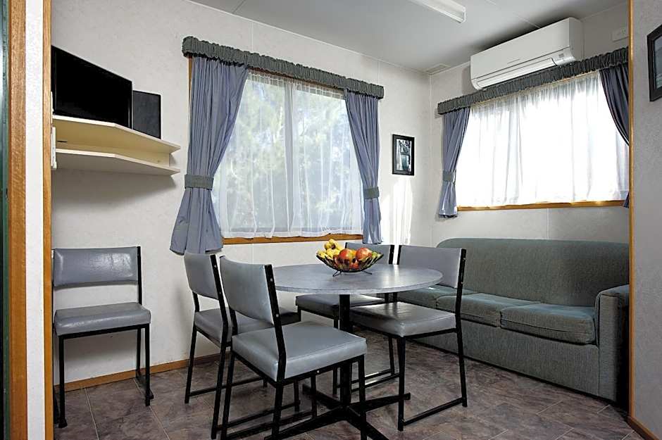 Lakes and Craters Holiday Park