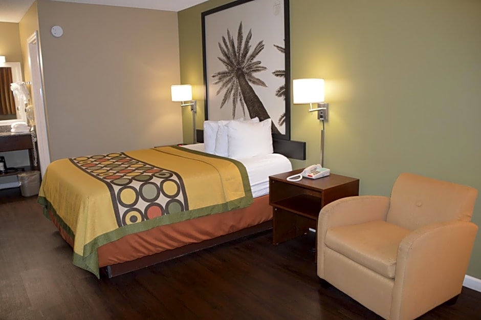 Super 8 by Wyndham Monticello