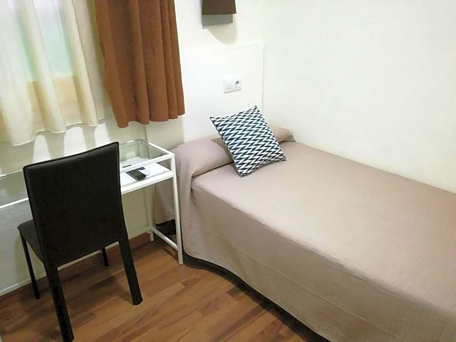Hostal Lesseps
