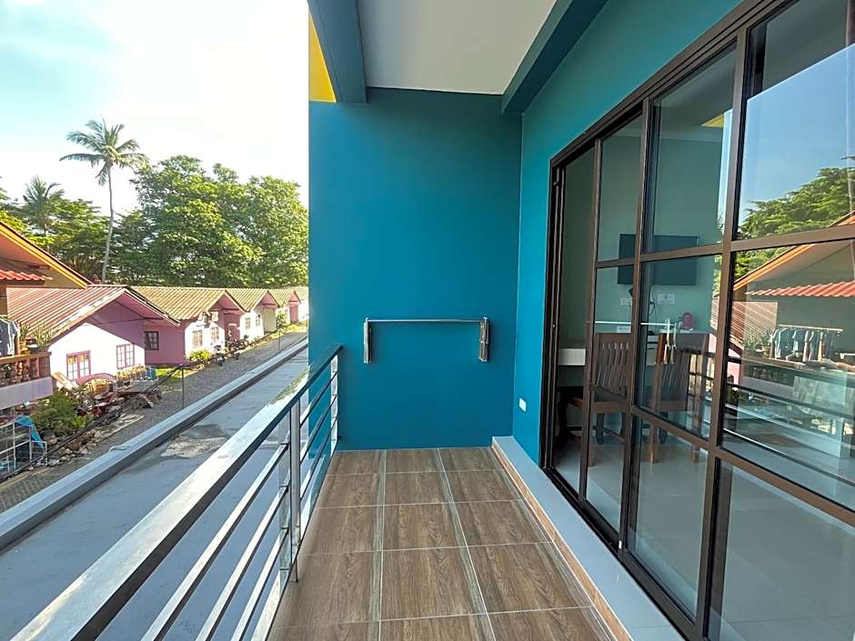 J & Ariya Hotel Near Samui Airport and Koh Phangan Pier