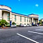 Clarion Inn & Suites Central Clearwater Beach
