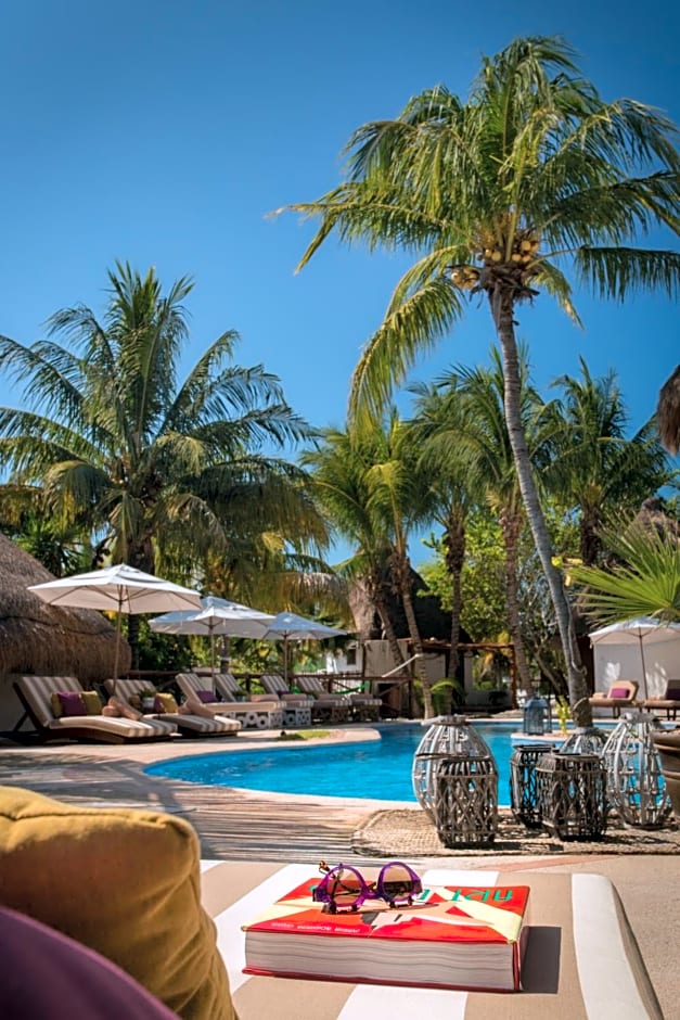 Ser Casasandra Boutique Hotel                                                                    