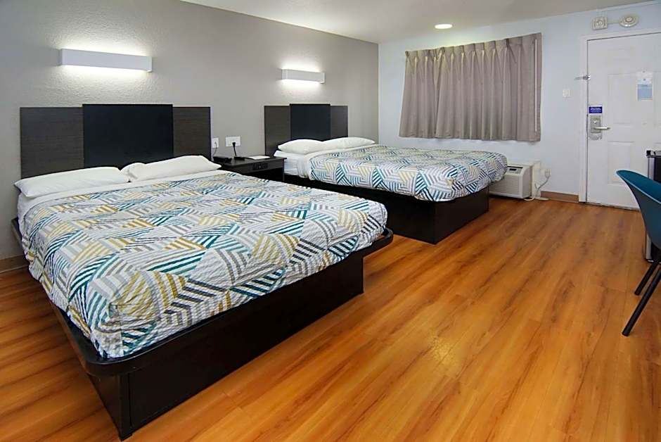 Motel 6-Red Oak, TX - Dallas