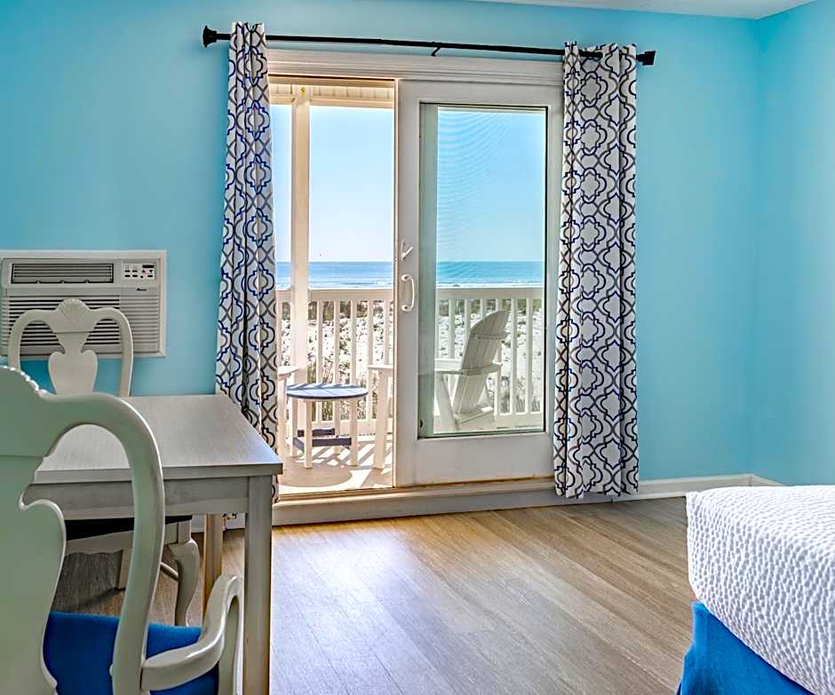 Drifting Sands Oceanfront Hotel