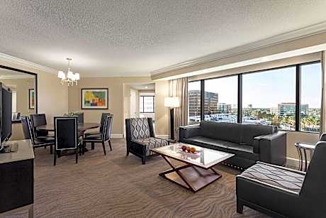 3 Room Suite-2 King Beds-2 Baths-Non Smoking