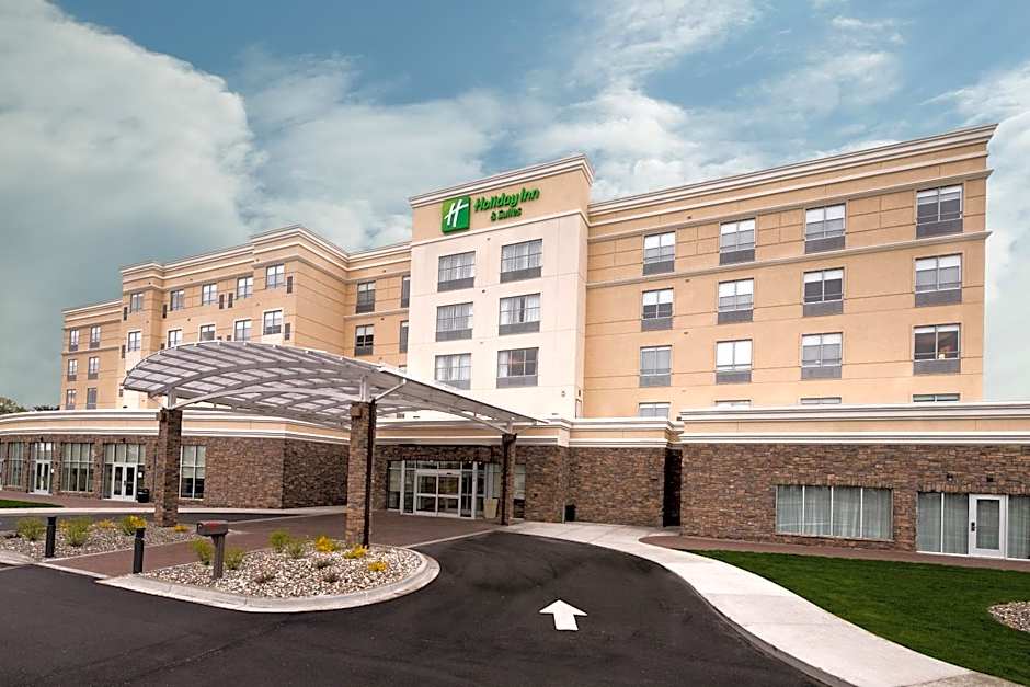 Holiday Inn & Suites Detroit - Troy by IHG