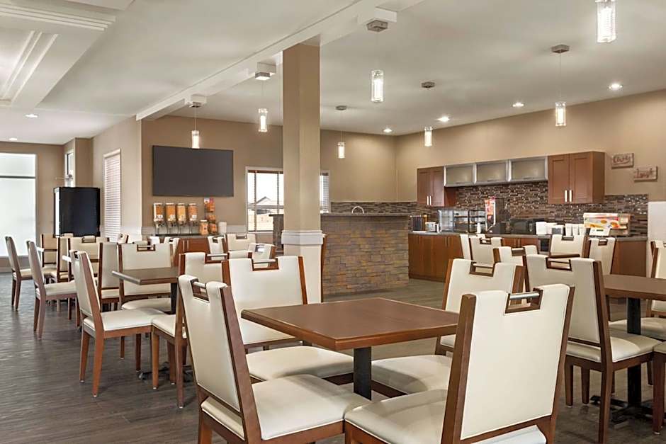 Days Inn & Suites by Wyndham Brooks