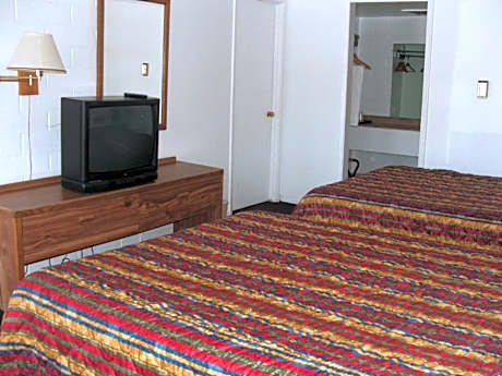 Queen Room with Two Queen Beds - Non-Smoking