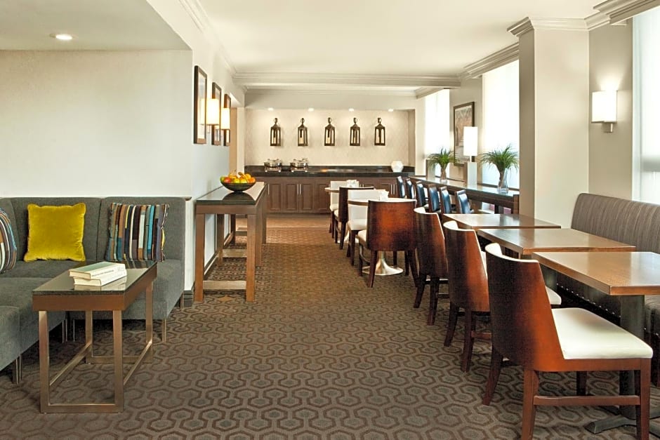 Hilton Kansas City Country Club Plaza