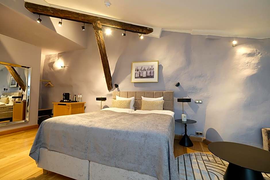 The Three Sisters Hotel