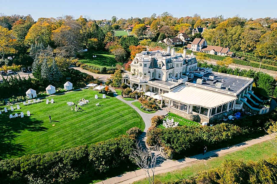 The Chanler at Cliff Walk