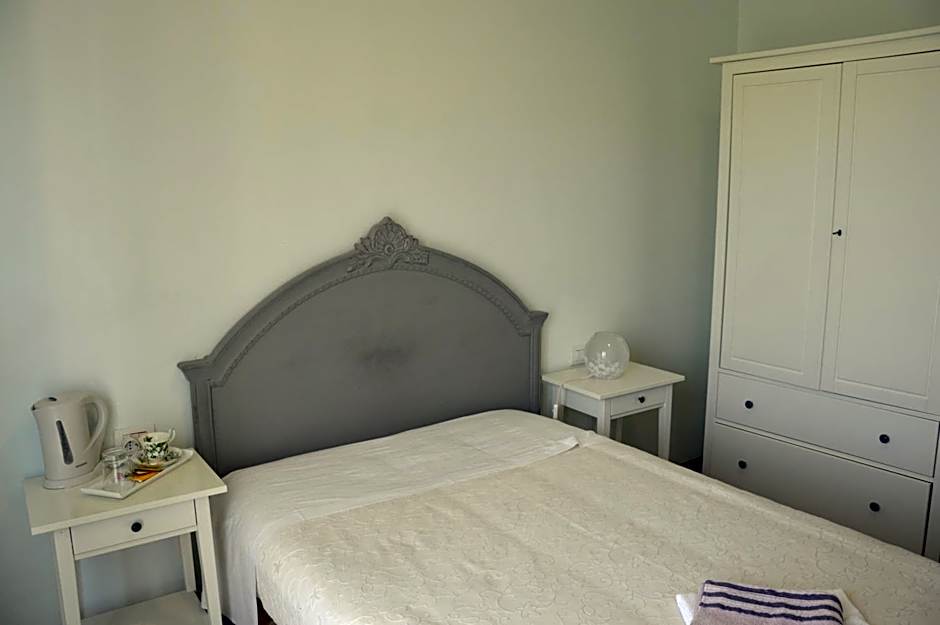 B&B Cherry En Rose