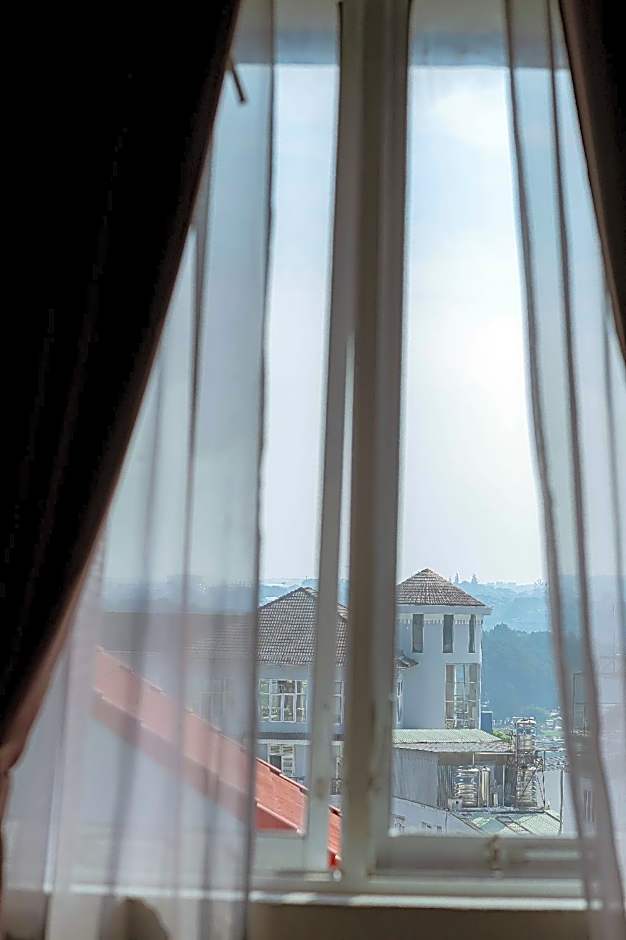 Ken's Backpackers Hotel