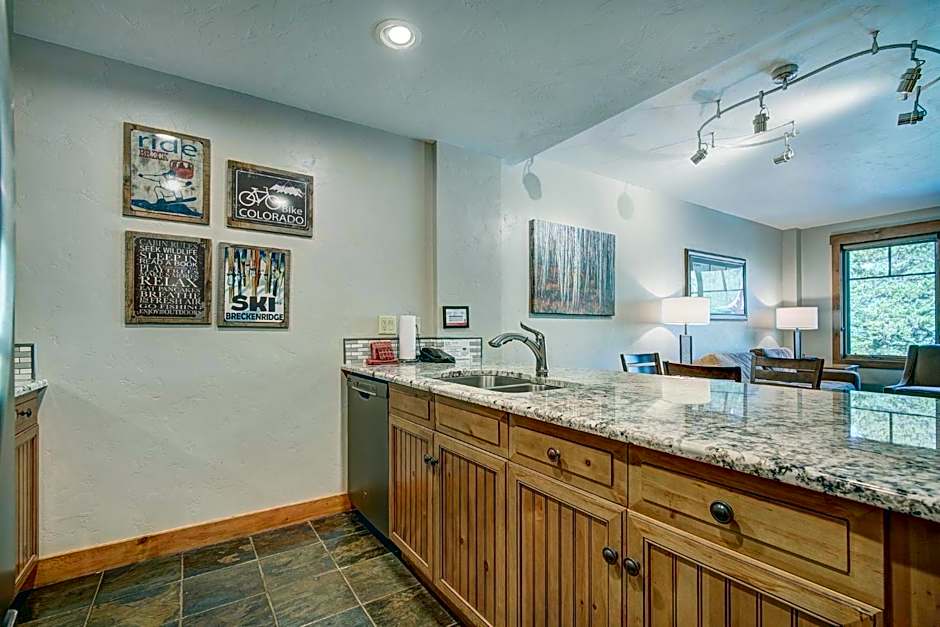 Mountain Thunder Lodge
