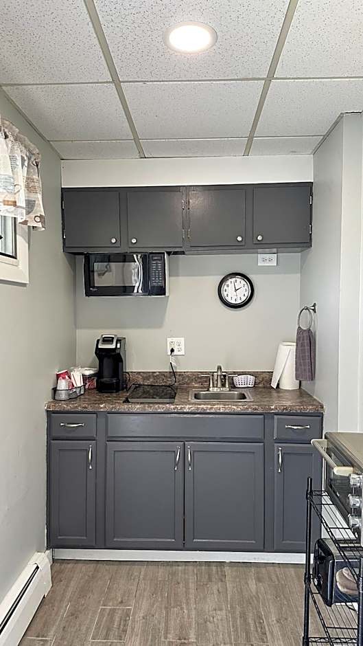 Colonial Valley Motel