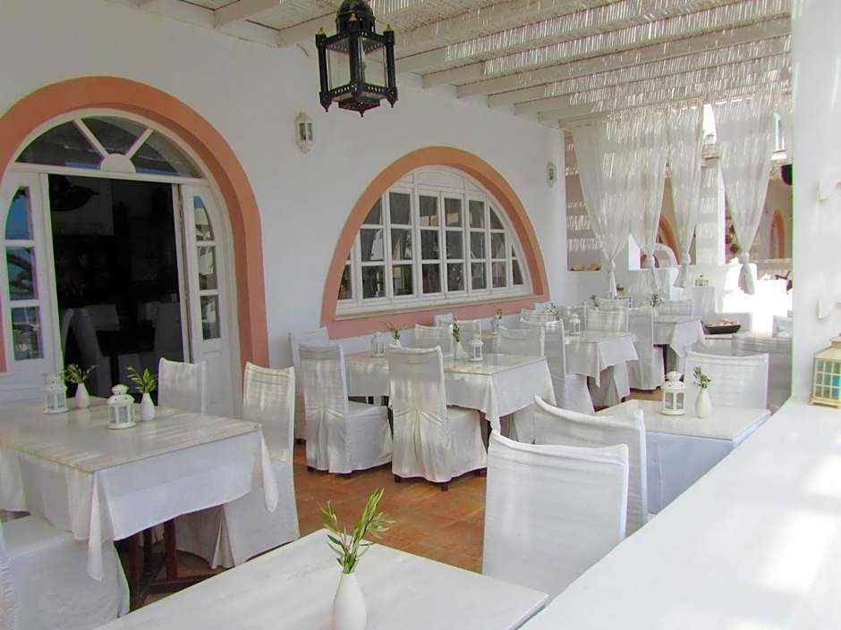 Porto Scoutari Romantic Hotel