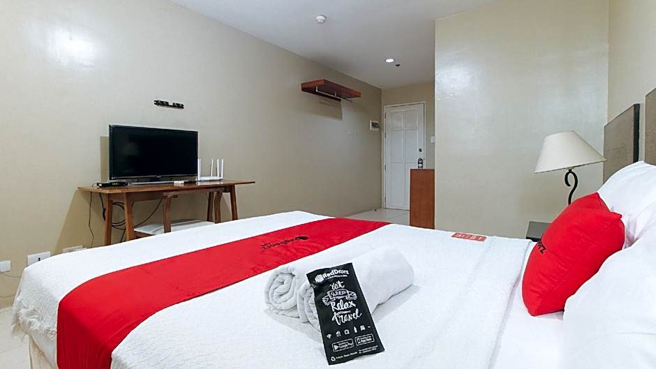 RedDoorz near Osmena Highway 1