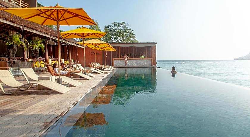 Beach Club By Haadtien