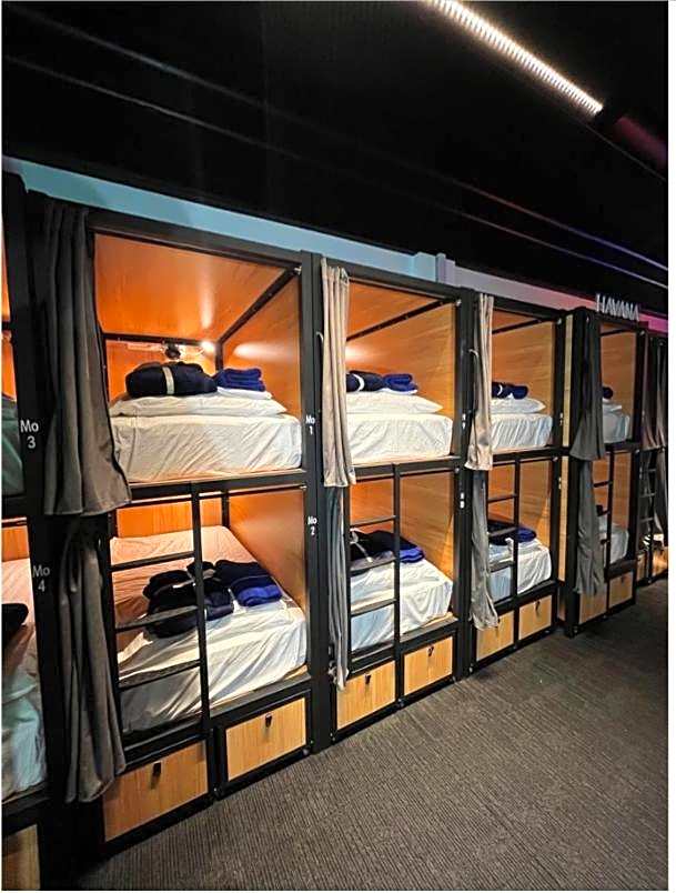 Capsuleaccom Hostel