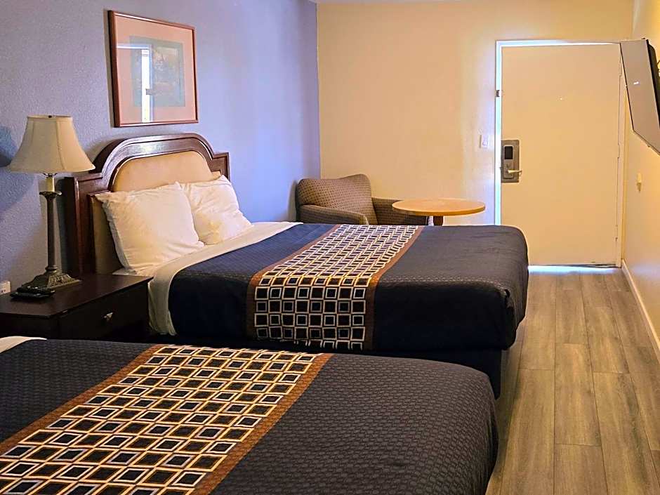 Rodeway Inn & Suites