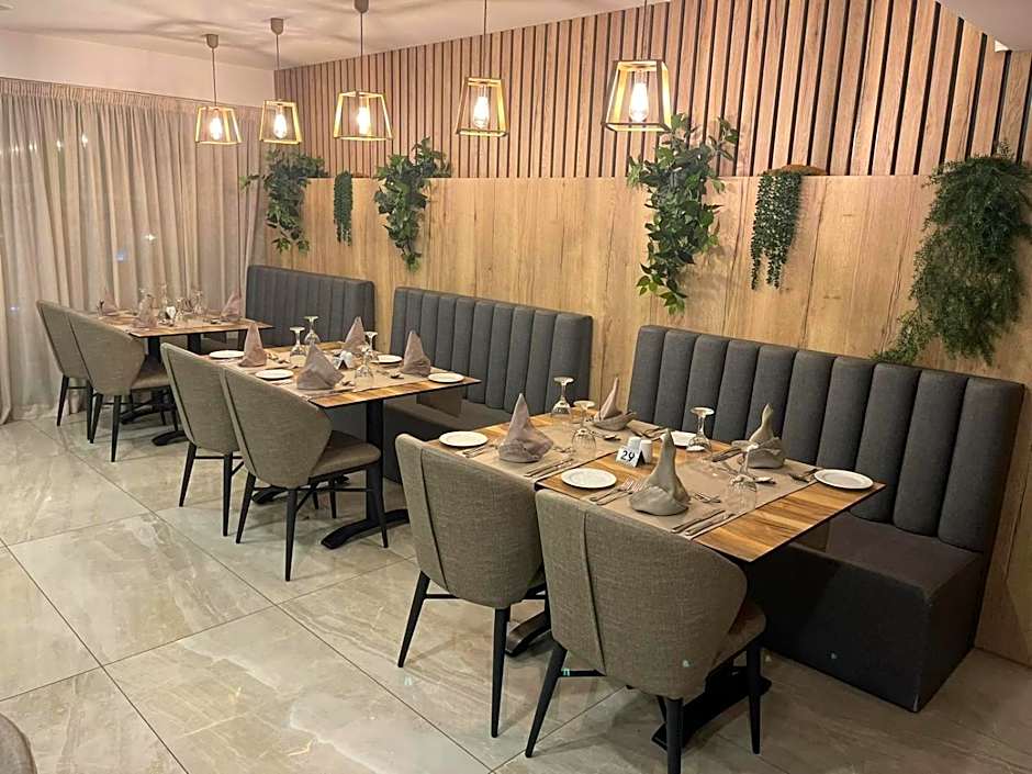 Bohemian Gardens Hotel