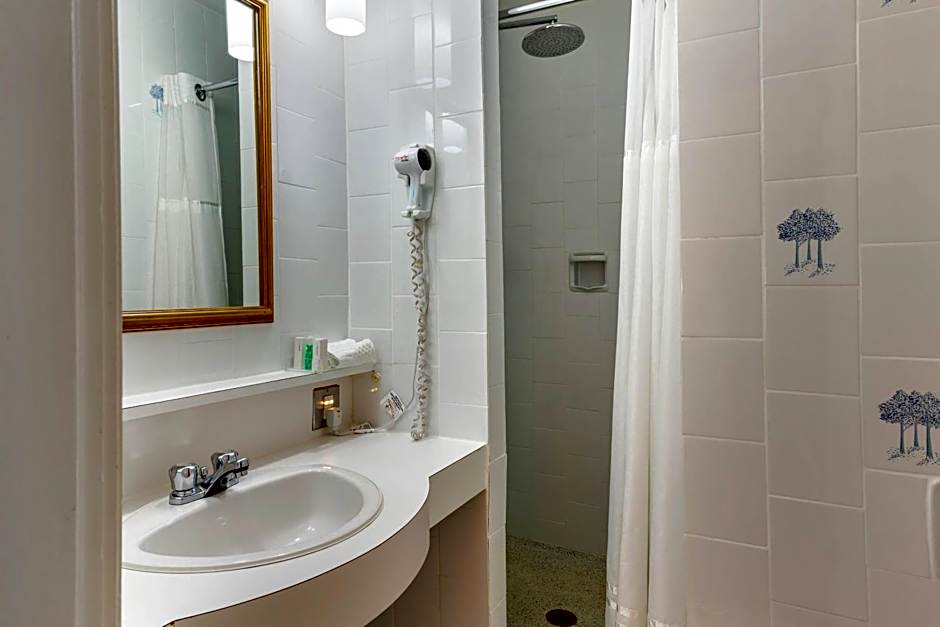 The Fort Garry Hotel, Spa and Conference Centre, an Ascend Collection Hotel