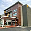 La Quinta Inn & Suites by Wyndham Manchester / Arnold AFB