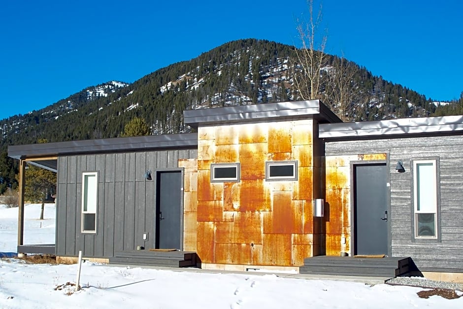 Terra Nova Cabins