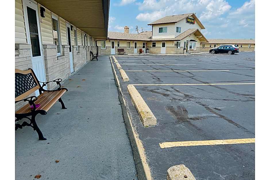 Budget Inn By OYO Toledo Perrysburg I-280