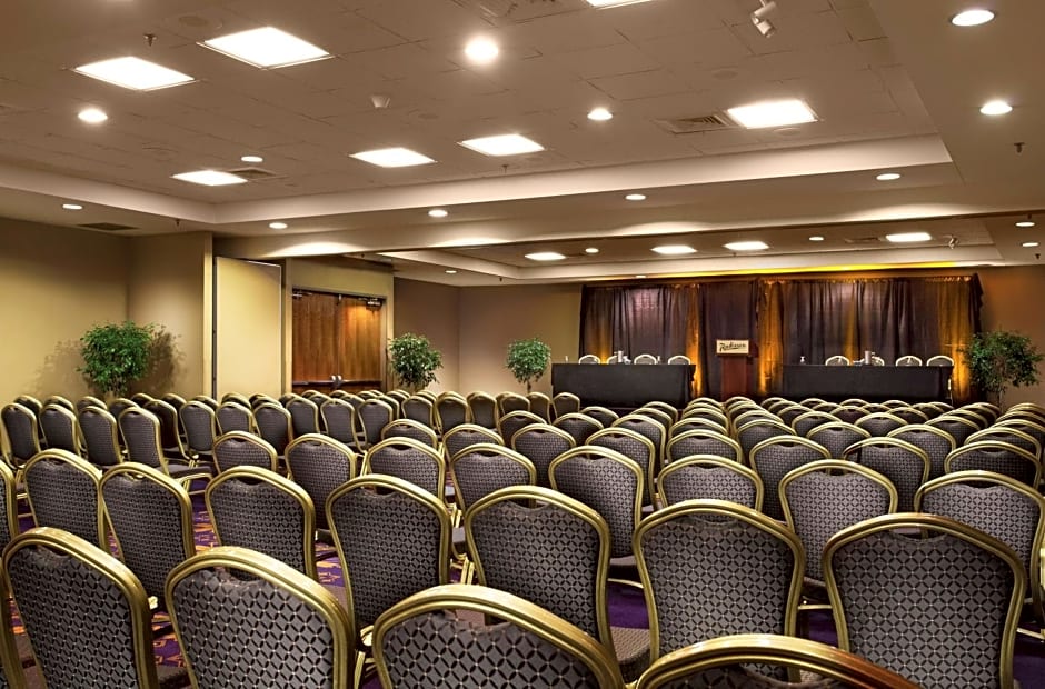 Radisson Hotel & Conference Center Green Bay