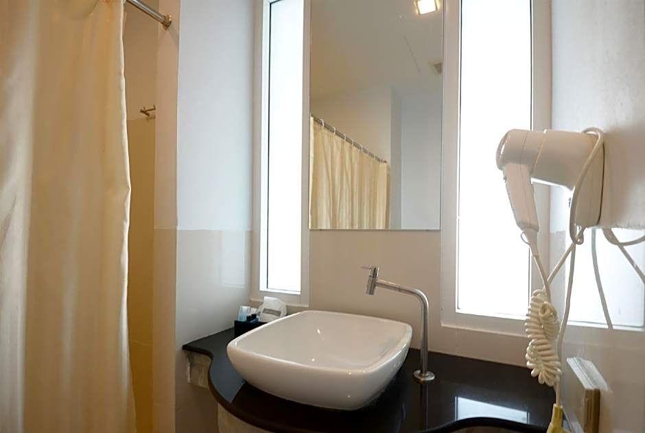 Prime Time Hotel Bang Saen