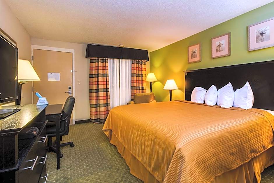 Quality Inn & Suites Moline