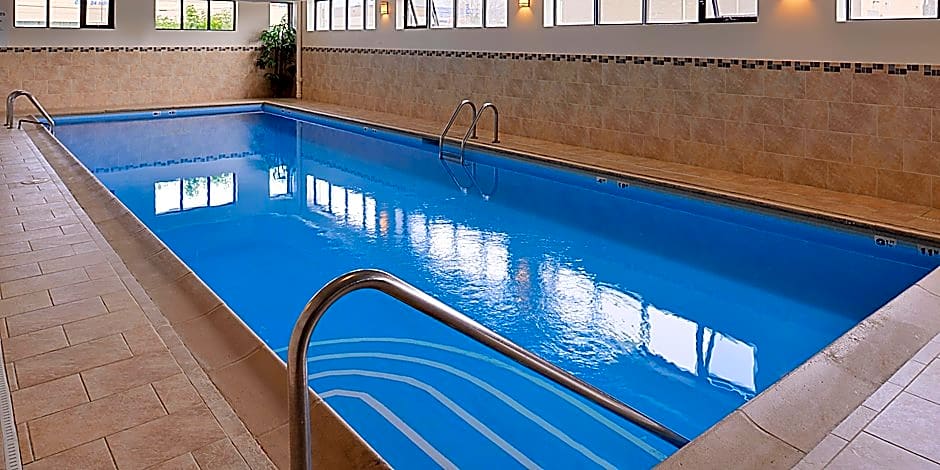 Holiday Inn Express Crestwood By IHG