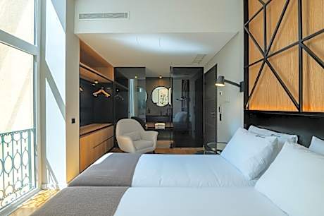 Twin Room with Interior View