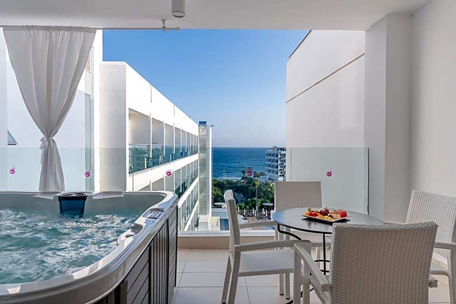 Napa Mermaid Hotel & Suites