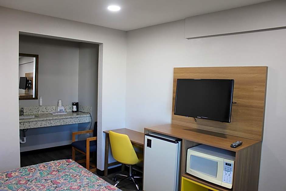 Days Inn by Wyndham Barstow