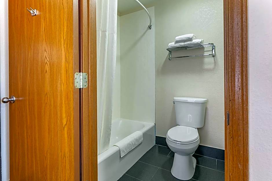 Quality Inn New London