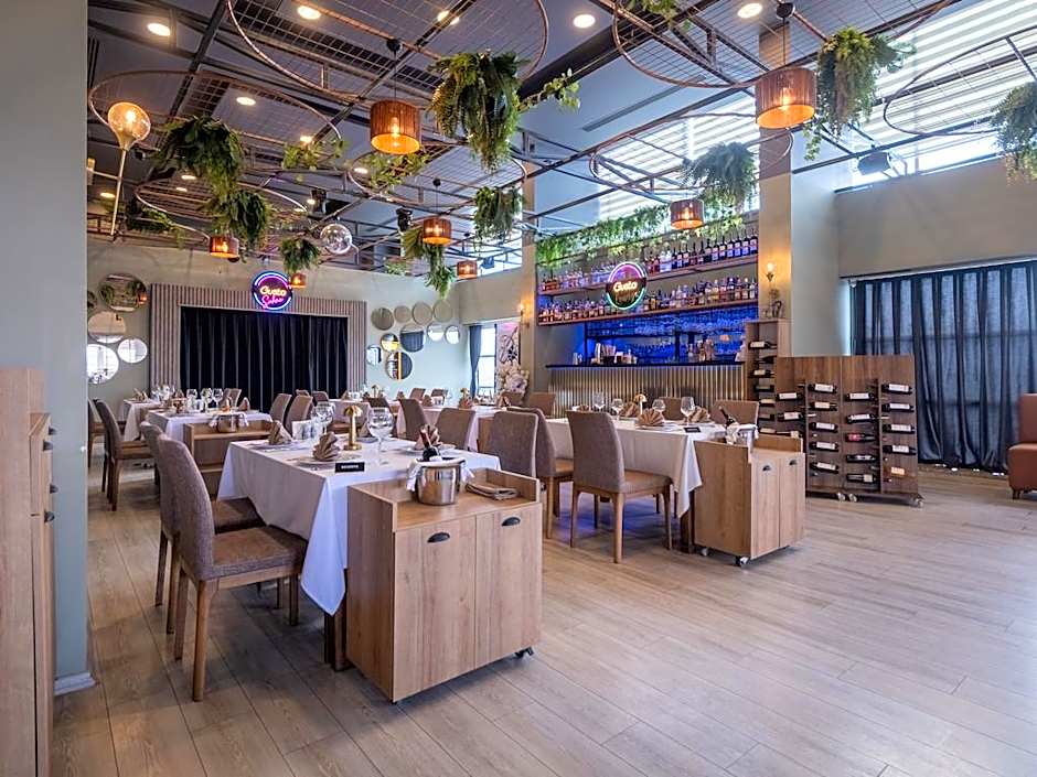 Parion Hotel