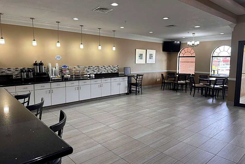 Super 8 by Wyndham Galveston