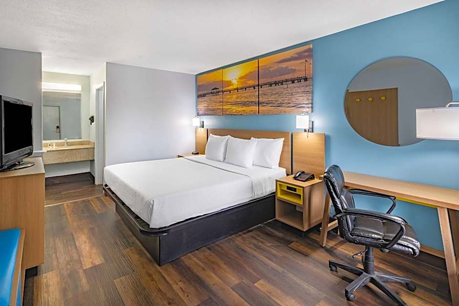 Days Inn by Wyndham Pensacola West