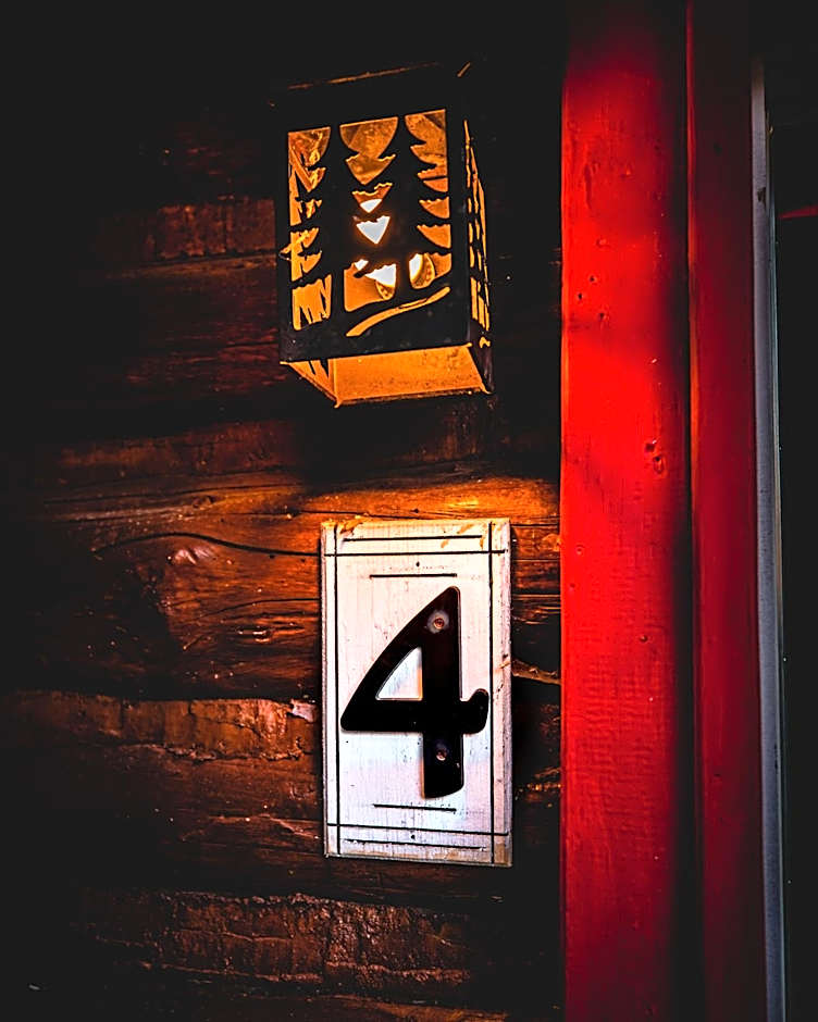 Gateway Inn & Cabins