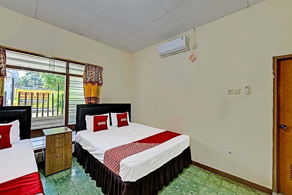 OYO 90443 Hotel New Kartika In