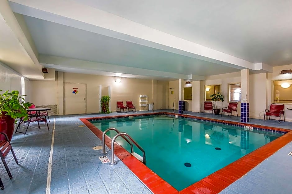 Quality Inn & Suites Chesterfield Village