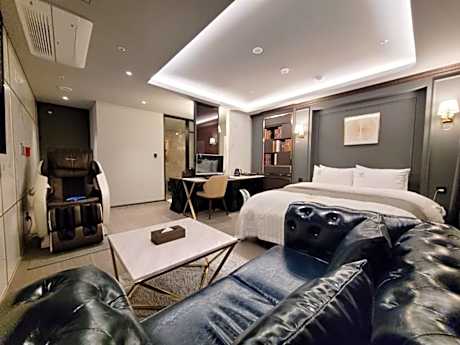 Gimpo West9 Hotel