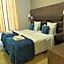 SQUARE HOTEL
