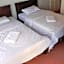 Homestay Marina Court