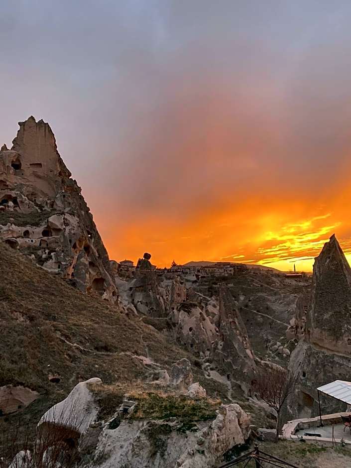 Anatelein Cave Hotel