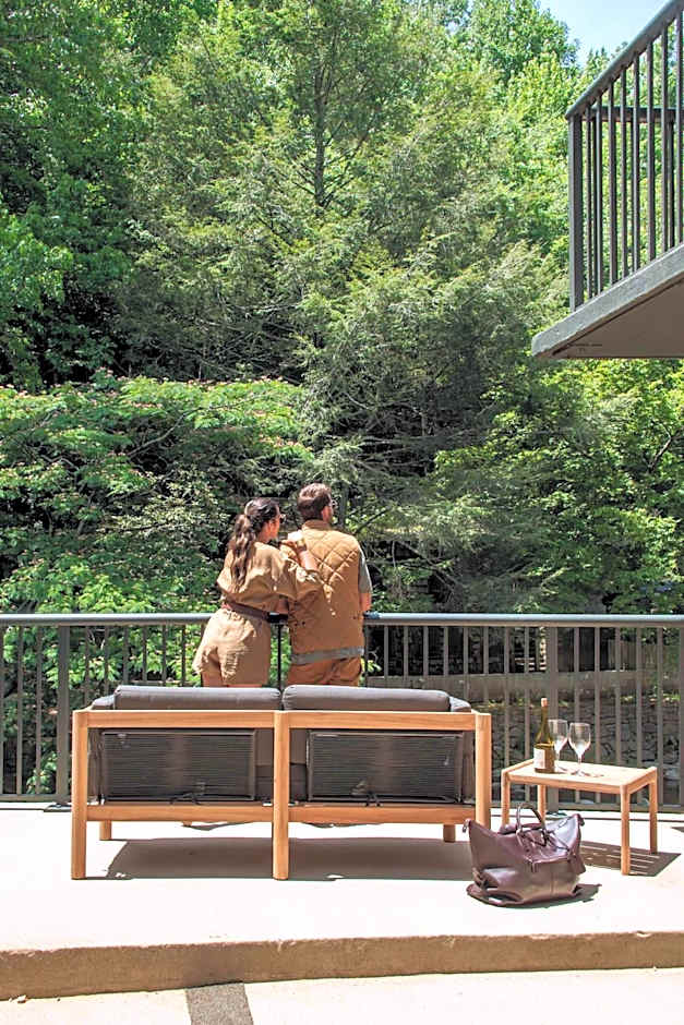 Historic Rocky Waters Inn, A Small Luxury Hotel