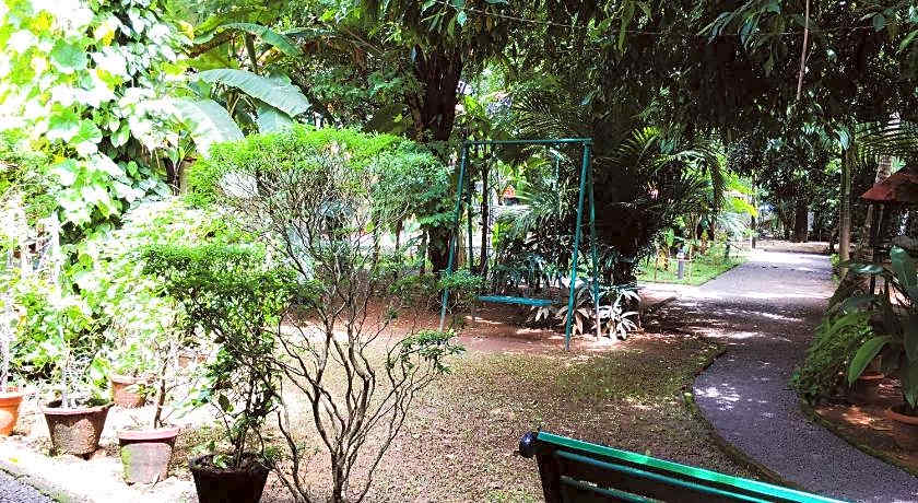 Palmgrove service villa